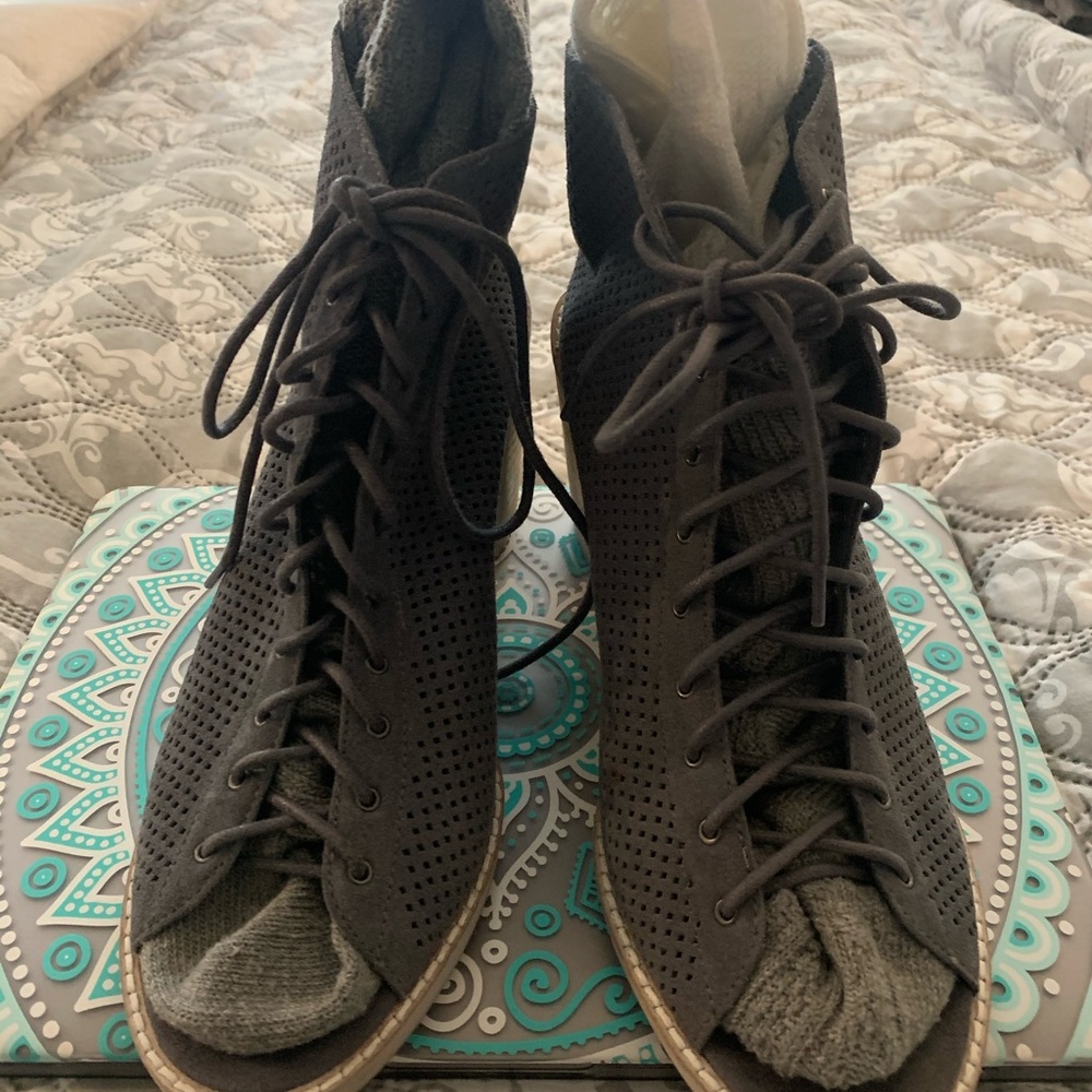 Grey- PeepToe